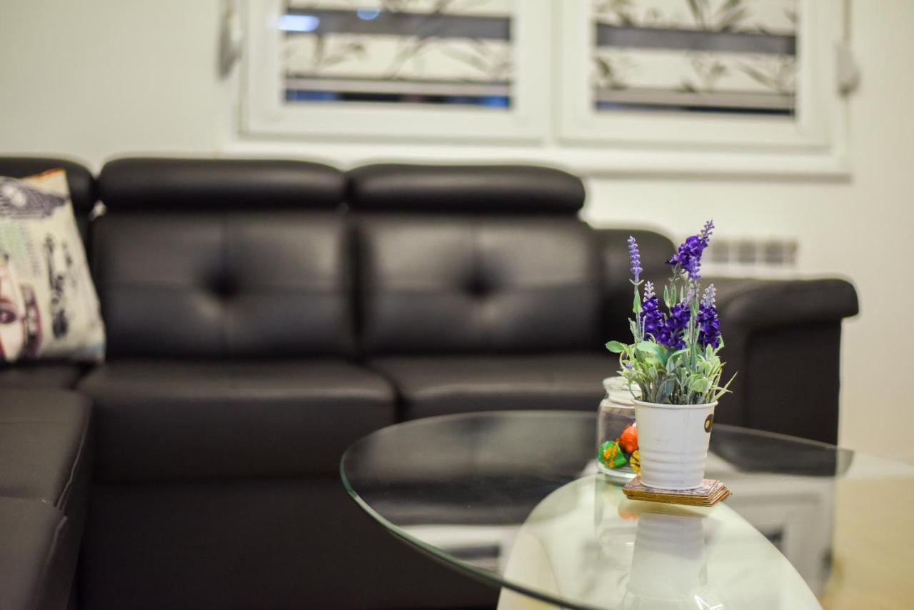 Luxury "Cube" Apartment Skopje Exterior photo